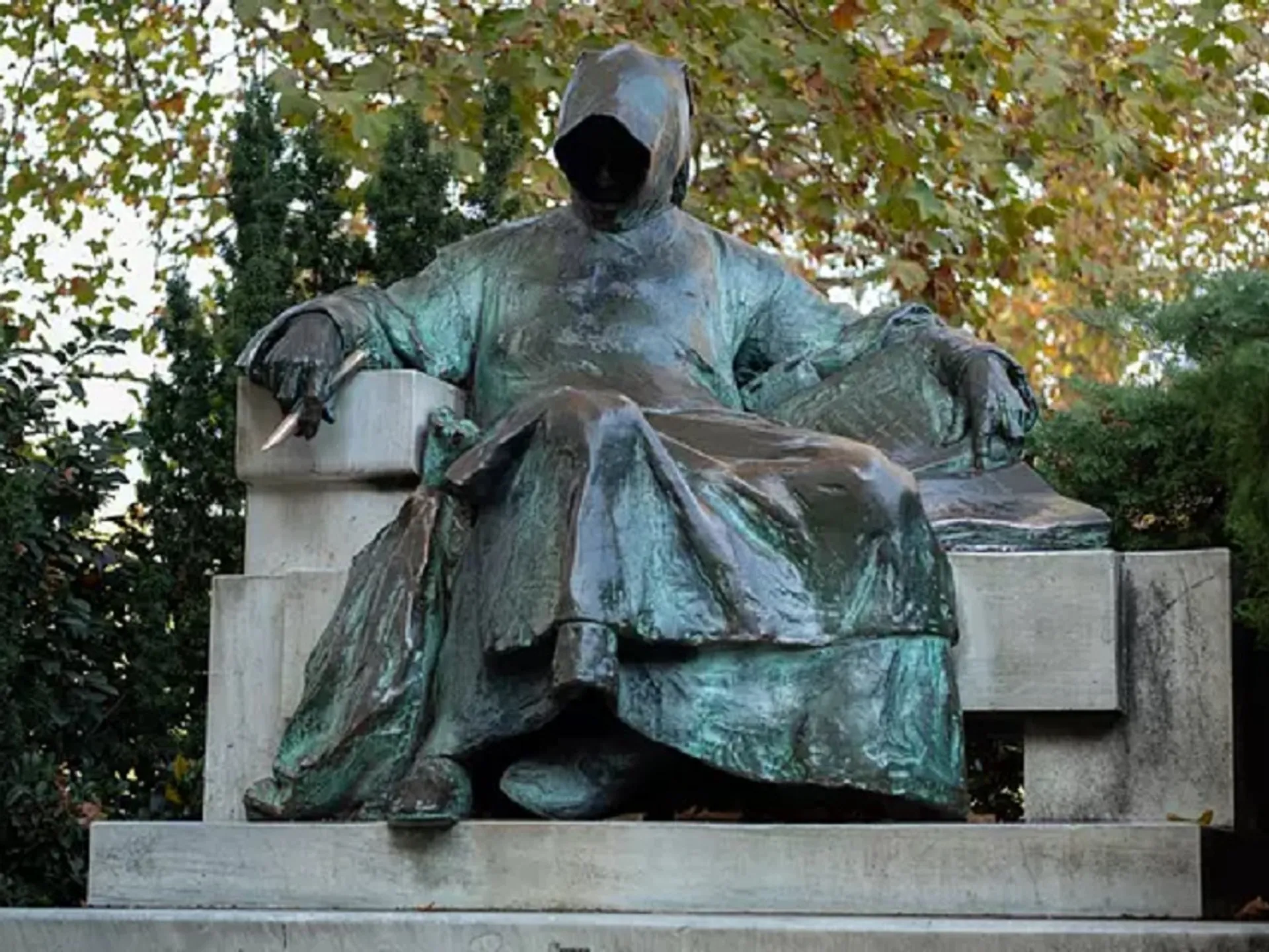 Anonymus - Qué ver en Budapest - Guía de Viaje Budapest - Buendía Tours