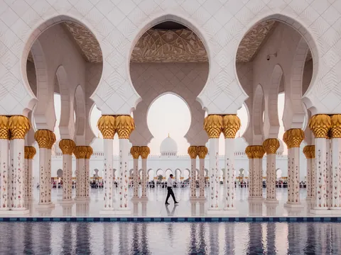 excursión Abu Dabi desde Dubai visita guiada en Esapañol Gran Mezquita Emiratos Arabes
