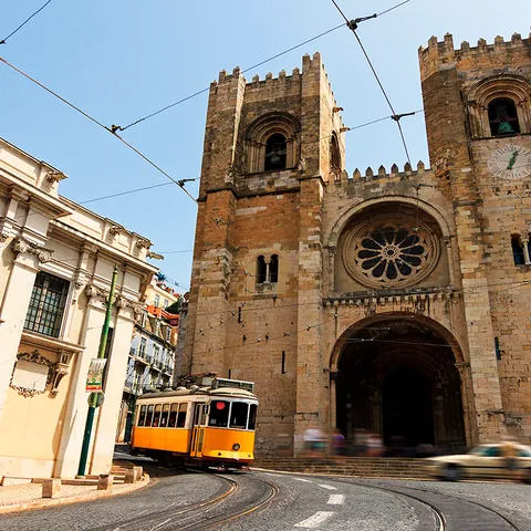 catedral se alfama lisboa visita guiada buendia