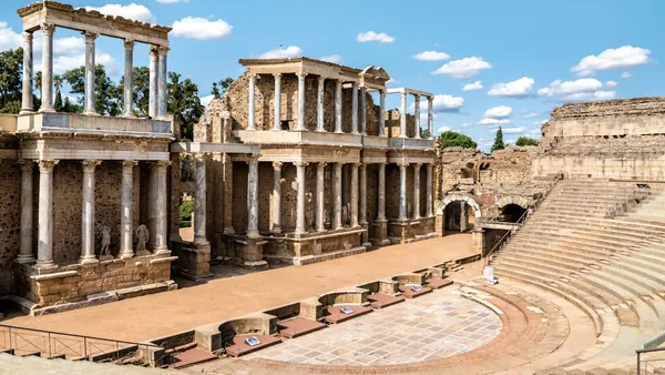 visita-guiada-teatro-anfiteatro-merida.jpg