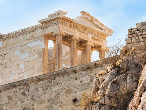 Templo Atenea Nike Acropolis Atenas visita la Acropolis y el Partenon excursiones y Actividades en Atenas