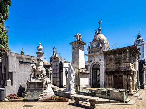 cementerio-recoleta-tour-pie.jpg
