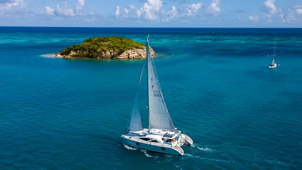 excursión Vip Catan¡maran islas Medas desde Roses Costa Brava Gerona Cataluña