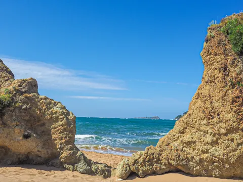 La playa de Sukarrieta en Vizcaya, País Vasco