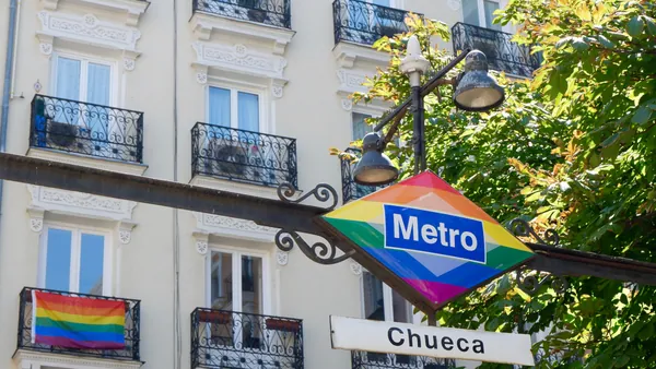 Parada de metro del emblemático barrio de Chueca.