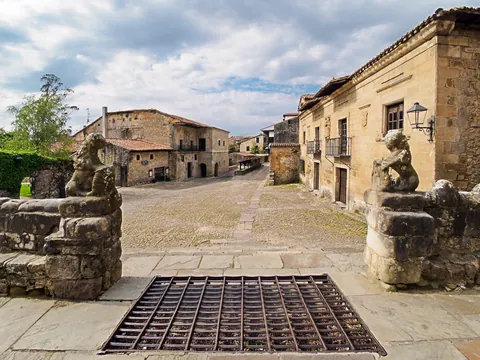 Calles de Santillana del Mar, Cantabria, España
