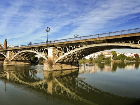 Puente Isabel Ii visita guiada Barrio Triana Sevilla