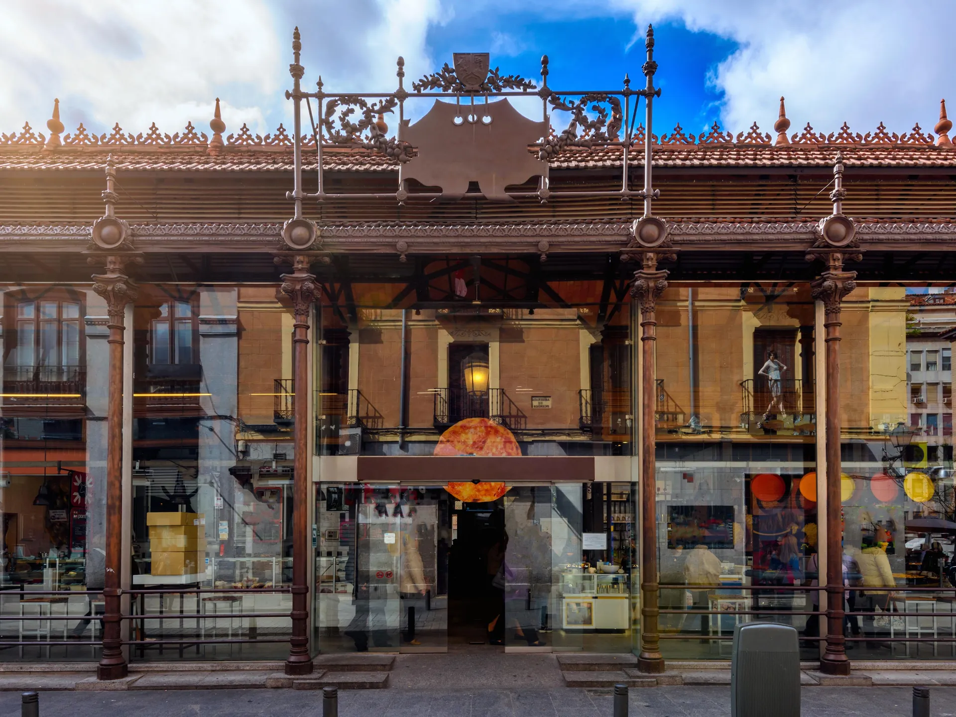 Fachada del Mercado de San Miguel - Comer en Madrid - Guía de viaje Madrid -Buendía Tours