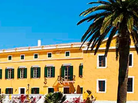 Entrada a las casas señoriales y museos de Binissuès en Menorca