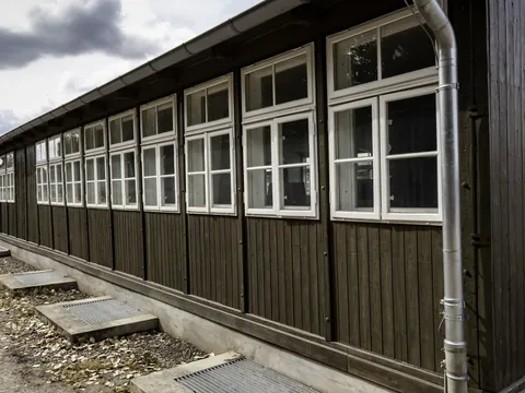 Barracón de madera conservado en el antiguo campo de concentración de Sachsenhausen
