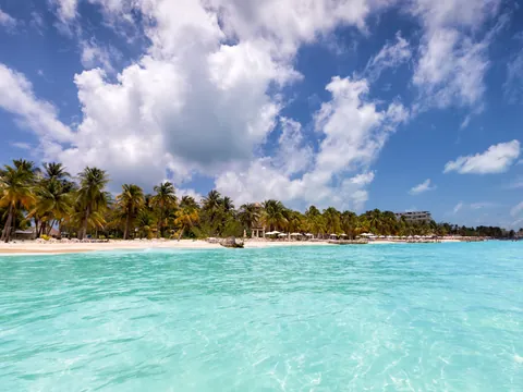 Excursión a Isla Mujeres en catamarán desde Cancún