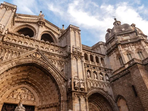 ruta-templaria-toledo_visita-guiada_templarios_orden-temple_catedral_castilla-mancha_buendia-tours (6).jpg