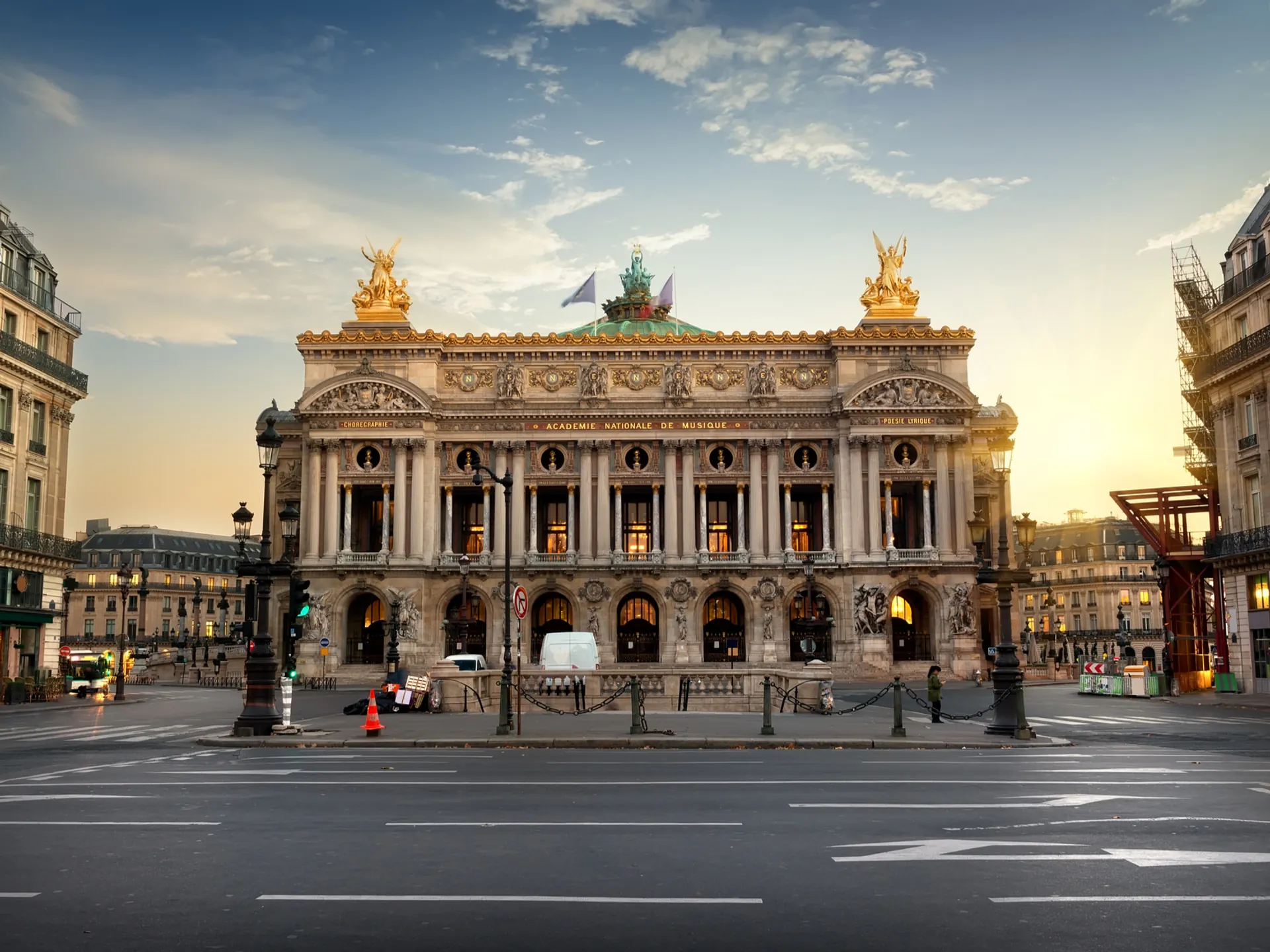 Fachada de la Ópera de París