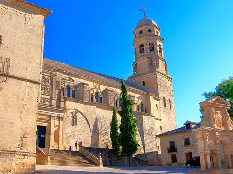 visita guiada Baeza con entradas Catedral Jaen