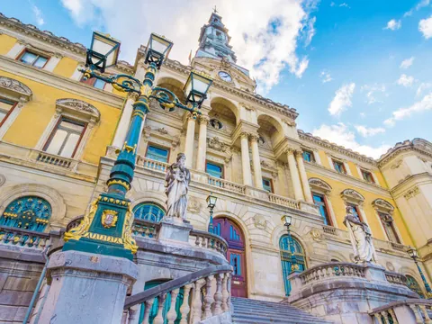 Fachada del Ayuntamiento de Bilbao en estilo ecléctico de finales del siglo XIX