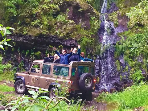 excursión 4x4 Madeira Bodegas Cata Vino Skywalk Cabo Girao Funchal