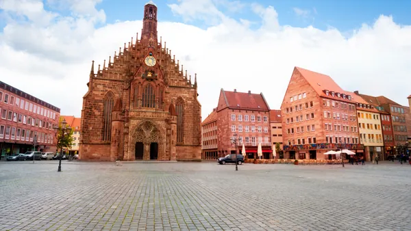 Nuremberg tourmedieval Iglesianuestraseñora