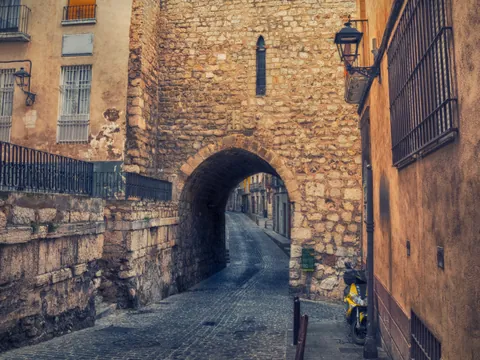 tour-misterios-leyendas-jaen_visita-guiada-noche_atardedecer_andalucia_buendia (3).jpg