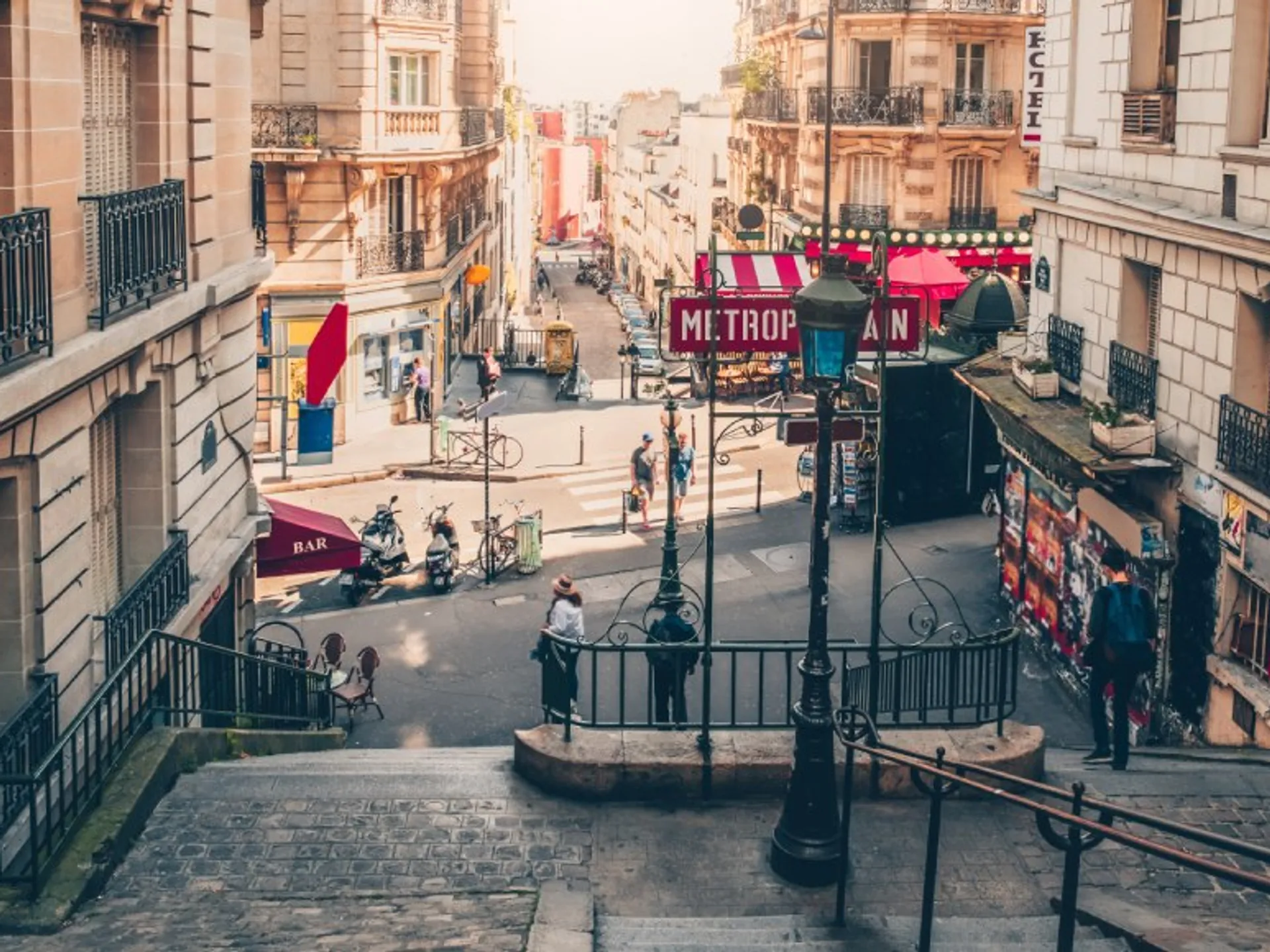 calles-montmartre-paris-guia-buendia-tours
