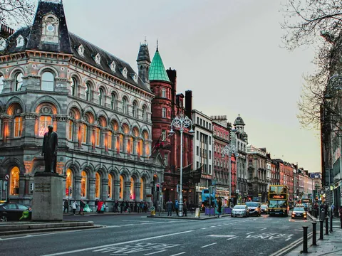 Calle College Green en Dublín