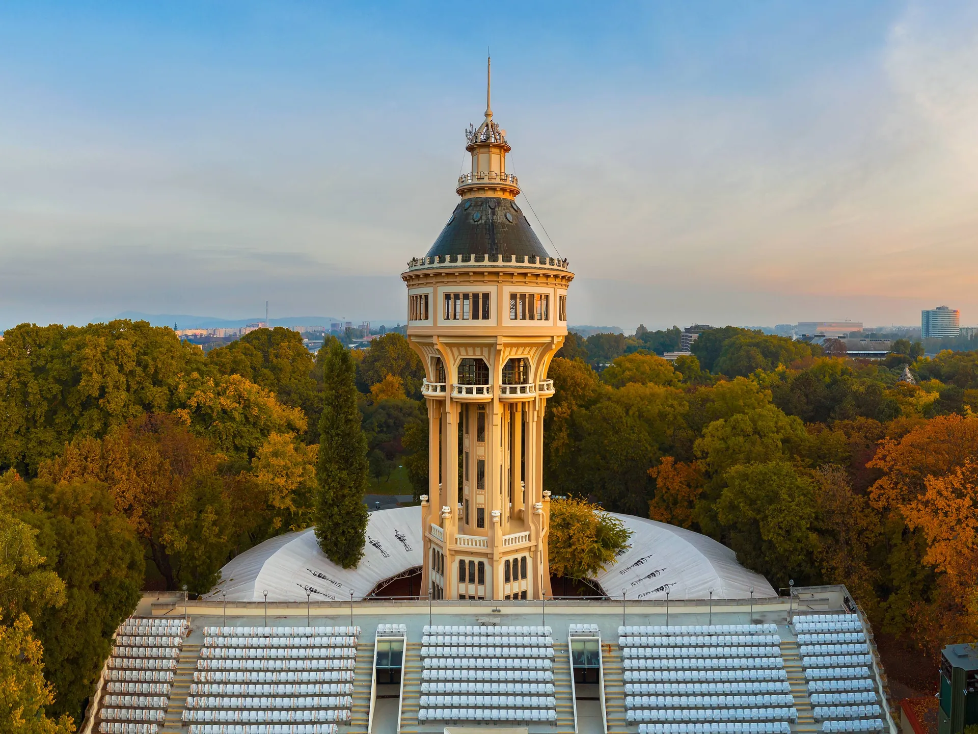  Torre del Agua de Budapest - Qué ver en Budapest - Guía de Viajes Budapest - Buendía
