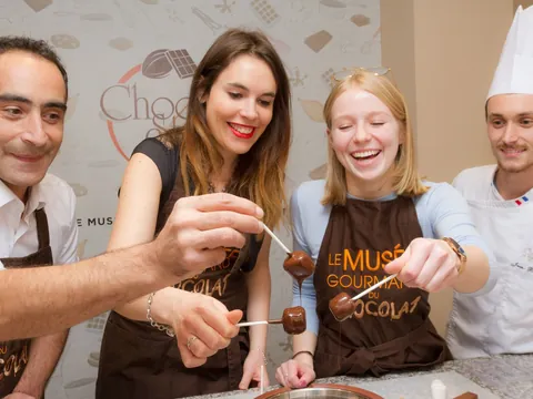 Degustación de chocolate. Delicados, intensos, frutales, terrosos… cada trozo cuenta una historia distinta.