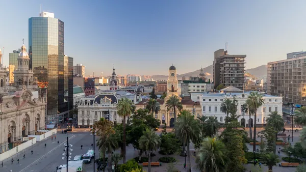 Vista aérea de la Plaza de Armas, una de las más emblemáticas de la ciudad.