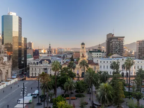 Vista aérea de la Plaza de Armas, una de las más emblemáticas de la ciudad.