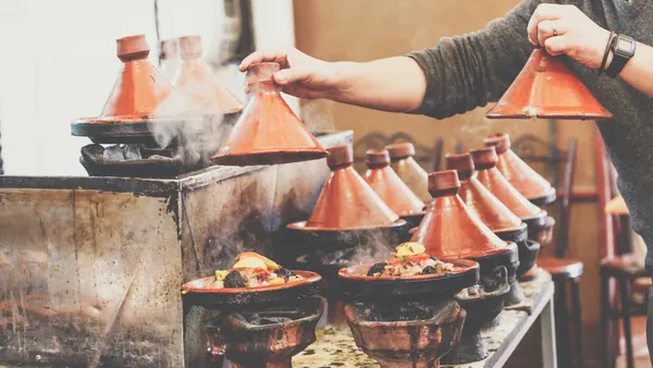 Taller de cocina tradicional con tajines en Marrakech, Marruecos