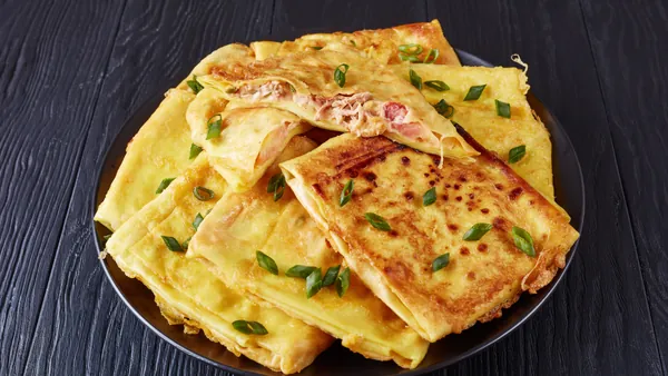 Plato tradicional marroquí servido tras el taller de cocina en Marrakech, Marruecos