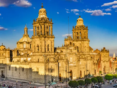 visita guiada Ciudad México Centro Historico Catedral Metropolitana Monumentos en Espñol México