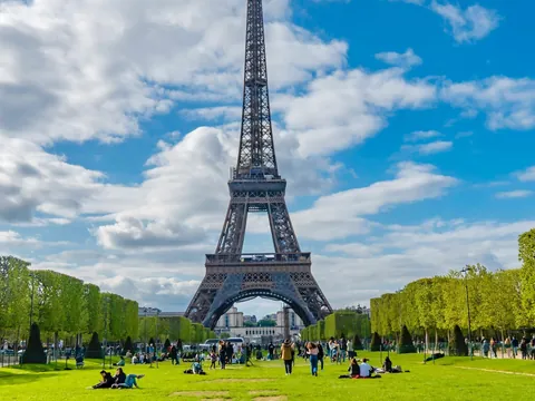 free tour Torre Eiffel de buendía