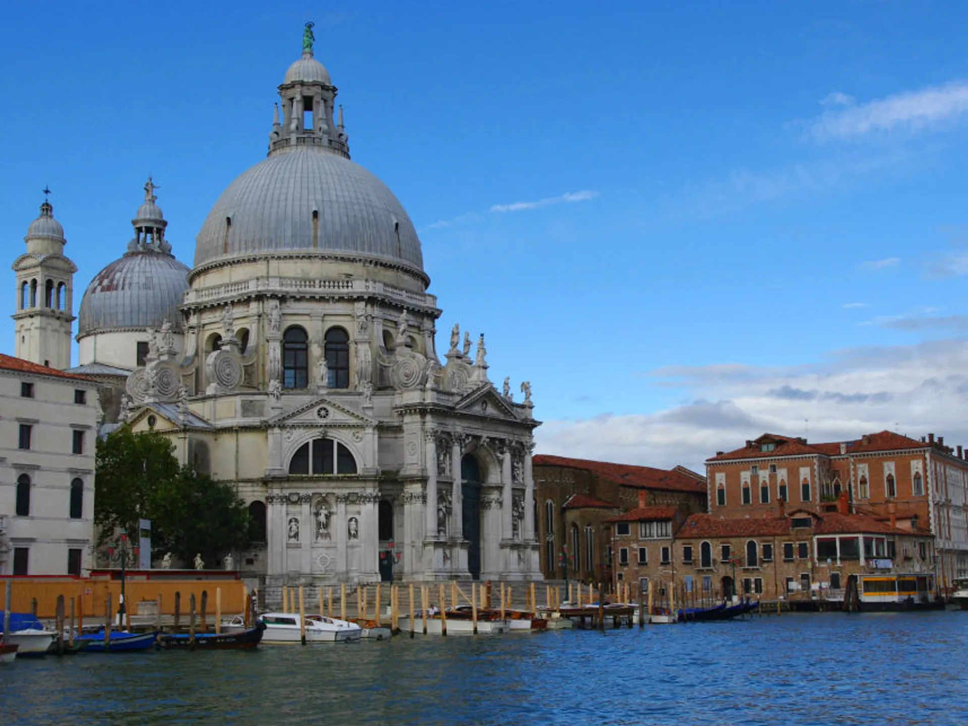 Exterior de la Iglesia de Santa Maria della Salute de Venecia
