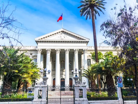 Ex-Congreso Nacional de Santiago de Chile, otro de los lugares por los que pasa este recorrido.