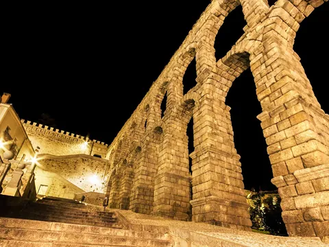 acueducto_free-tour-segovia-misterios-leyendas_castilla-leon_buendia (1).jpg