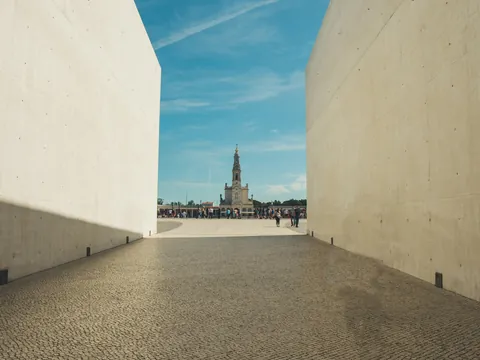 Santuario de Fátima visto desde la basílica menor, Portugal