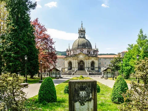 Santuario de Loyola con su cúpula barroca en Azpeitia, País Vasco