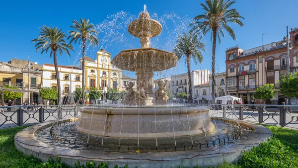 Plaza Espana Merida con Guia