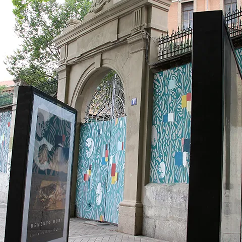 Entrada a la Tabacalera de Madrid- Qué ver en Madrid - Guía de Viaje de Madrid - Buendía Tours
