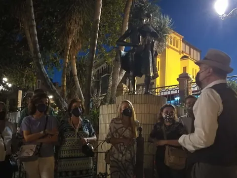 Ruta Teatralizada Triana visita guiada Nocturna tour noche Sevilla