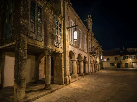free tour nocturno Pontevedra Secretos leyendas visita guiada Galicia