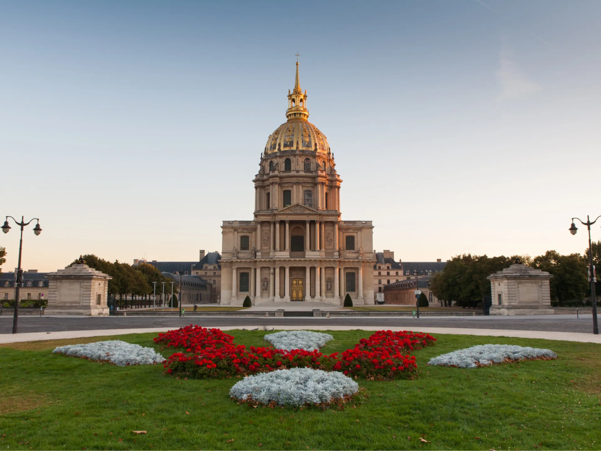 Fachada del Hospital de los Inválidos en París - Guia de viaje Paris - Buendia Tours