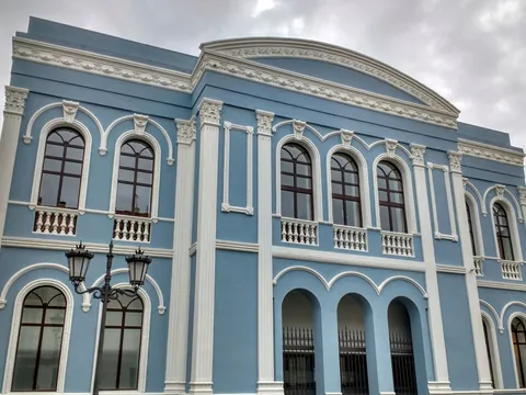 Fachada principal del teatro Ramos Carrión en Zamora