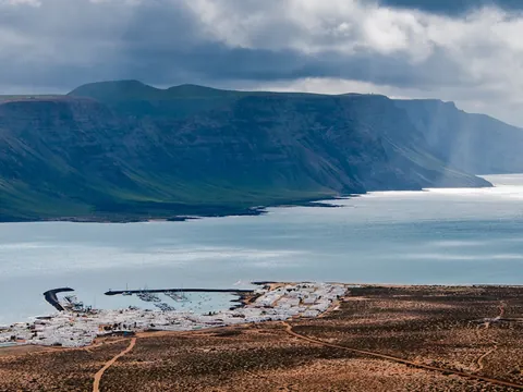 Senderismo Lanzarote Trekking Volcan Corona Acantilados Famara islas Canarias Rutas paseos España