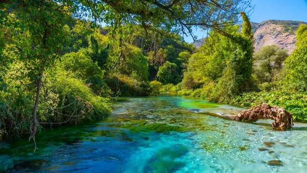 excursión Laguna Ojo Azul desde Saranda Laggon Blue Eye Albania