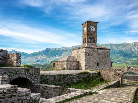 excursión Gijokastra desde Saranda Catillo Lekuresi Albania