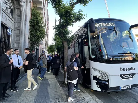 Autobús de buendía saliendo de Bilbao