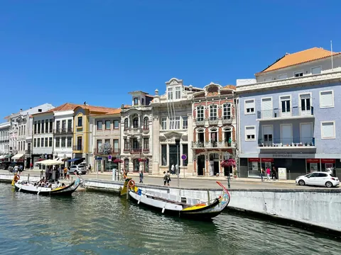 Moliceiro por los Canales de Aveiro en privado