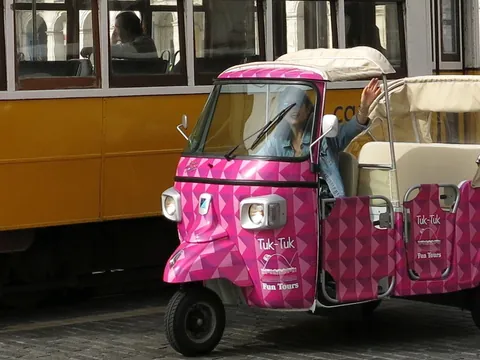 Tuk tuk por Oporto y paseo en barco por el Duero