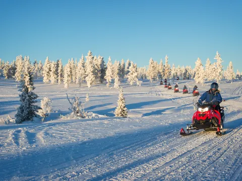 ruta-moto-nieve-circulo-polar-artico.jpg
